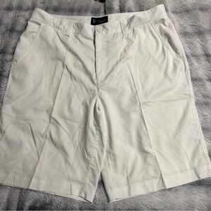 St Andrews Of Scotland Men’s Size 38 Shorts White 11” Inseam Golf Athletic